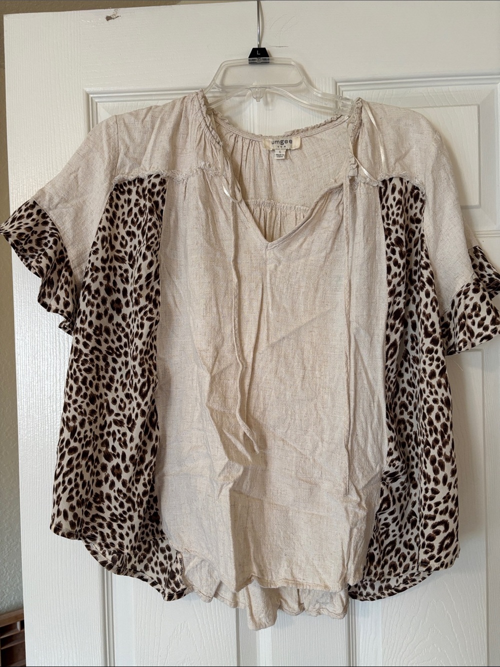 Umgee Cream Leopard-Print Short Flutter Sleeve Tunic